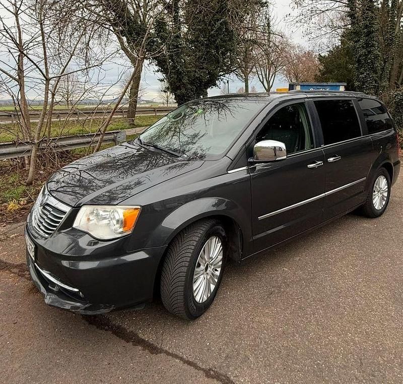 Gebraucht Lancia Voyager Gold 178 PS (130 kW) 2011 Schwarz Van / Kleinbus