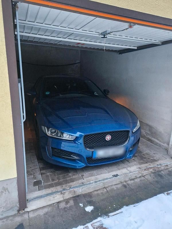 Gebraucht Jaguar XE 179 PS (131 kW) 2016 Blau Limousine