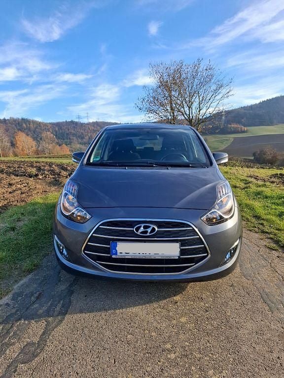 Gebraucht Hyundai ix20 YES! 90 PS (66 kW) 2017 Grau Kleinwagen