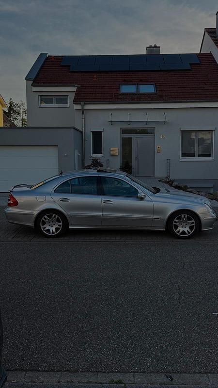 Silber Gebraucht 2002 Mercedes E500 Limousine | 6.500 € (Fairer Preis) - Bild 1/4