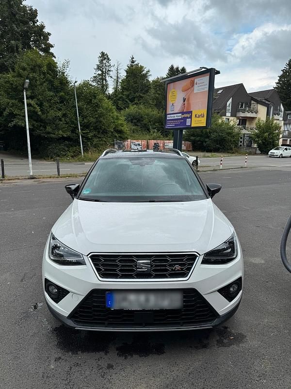 Weiß Gebraucht 2020 Seat Arona FR SUV | 18.500 € (Etwas zu teuer) - Bild 1/4