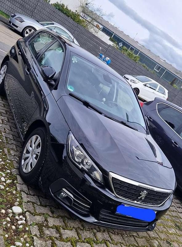 Gebraucht Peugeot 308 Active 131 PS (96 kW) 2018 Schwarz Limousine