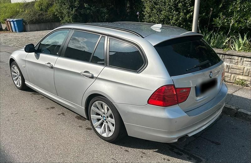Gebraucht BMW 318 2011 Silber Kombi