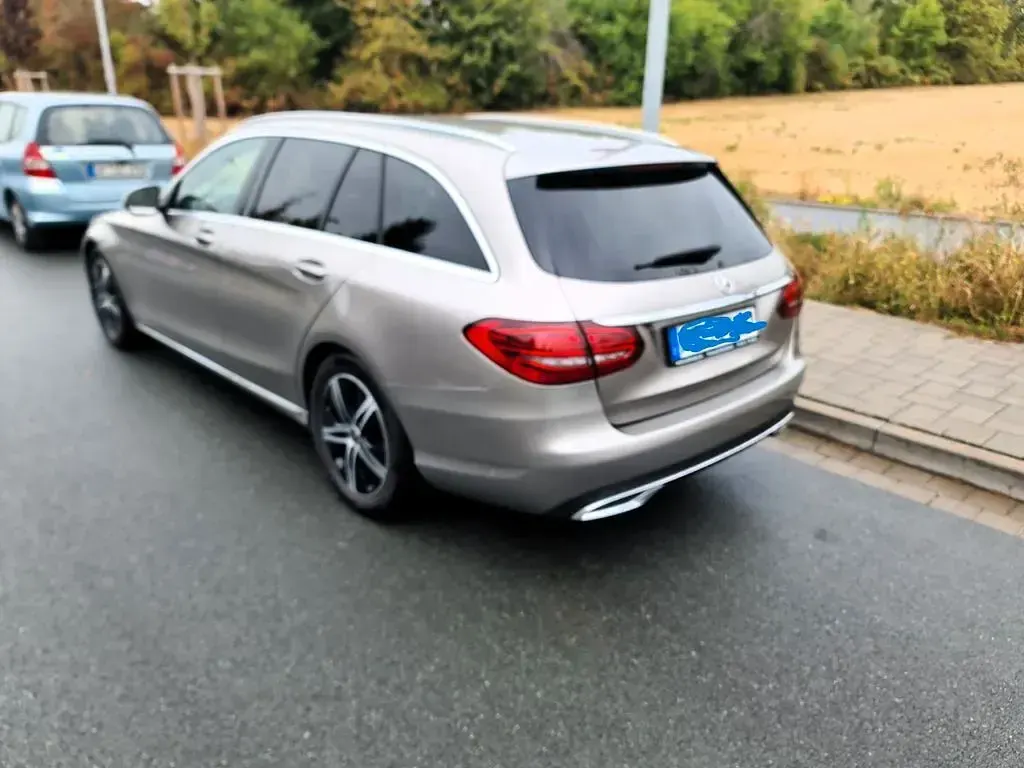 Gebraucht Mercedes C220 194 PS (142 kW) 2020 Beige Limousine