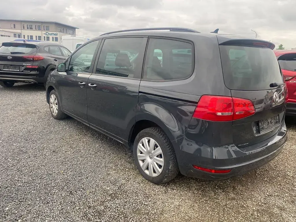 Gebraucht VW Sharan Trendline 140 PS (102 kW) 2014 Grau Van / Kleinbus