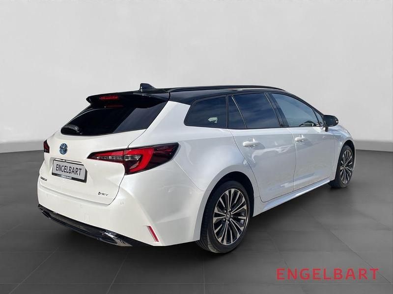 Gebraucht Toyota Corolla Basis 196 PS (144 kW) 2024 089)/ black mica (209) (weiss Kombi
