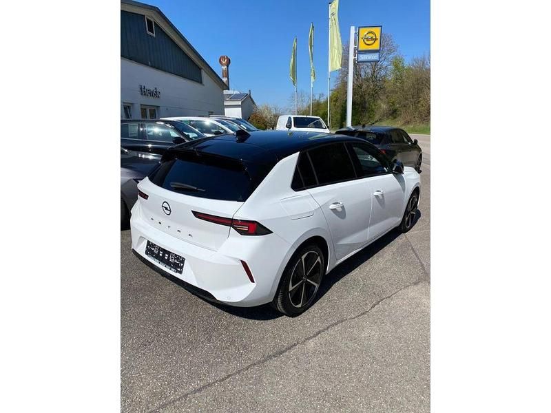 Gebraucht Opel Astra 131 PS (96 kW) 2024 Arktisweiß Limousine