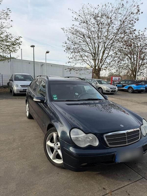 Blau Gebraucht 2004 Mercedes C180 Kombi | 1.100 € (Superpreis) - Bild 1/4