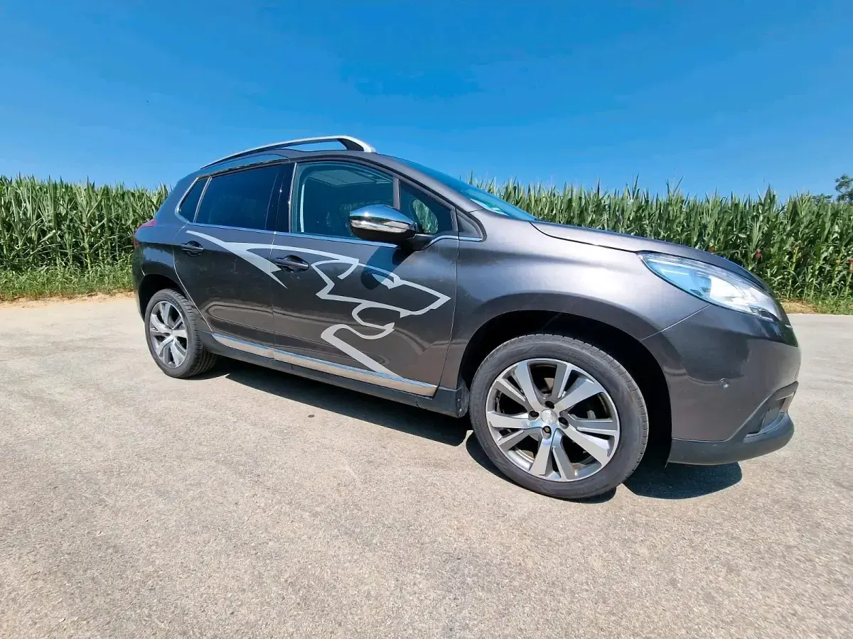 Gebraucht Peugeot 2008 Allure 120 PS (88 kW) 2015 Grau SUV