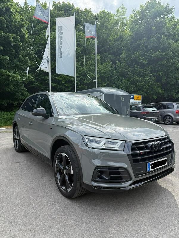 Grau Gebraucht 2018 Audi Q5 S-Line SUV | 30.500 € (Fairer Preis) - Bild 1/4