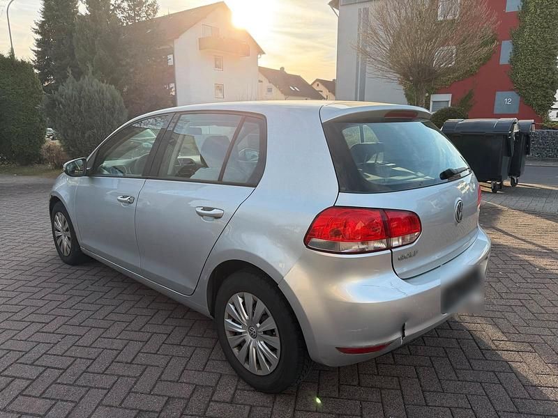 Gebraucht VW Golf VI 90 PS (66 kW) 2010 Silber Kleinwagen