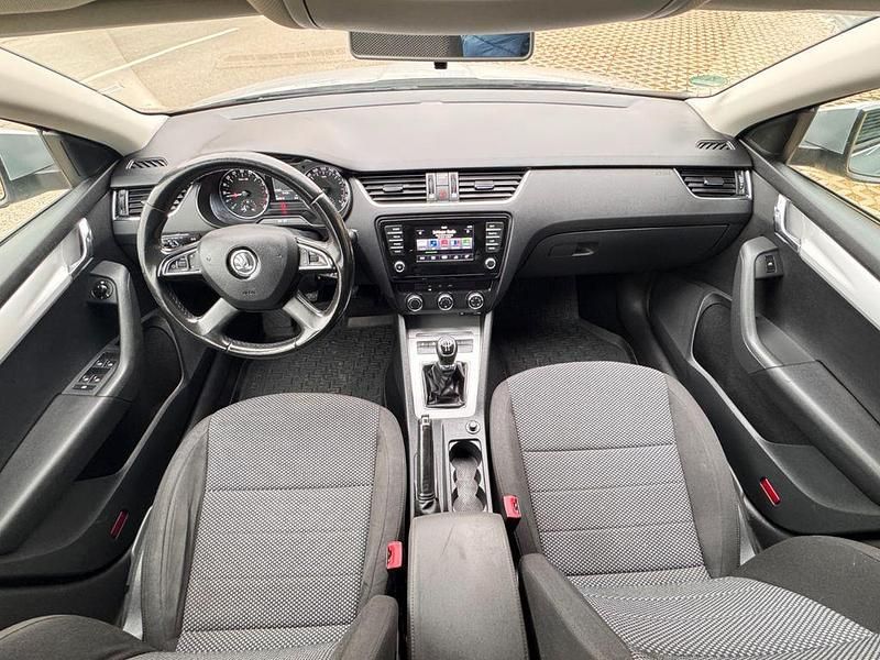 Gebraucht Skoda Octavia Ambition 116 PS (85 kW) 2014 Silber Kleinwagen