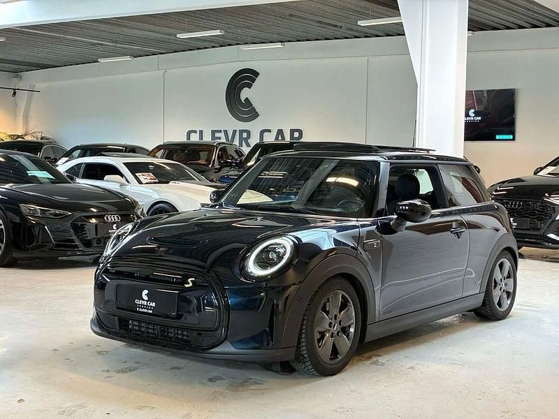 Gebraucht Mini Cooper SE 135 kW (184 PS) 2023 Schwarz Kleinwagen