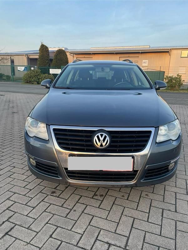 Grau Gebraucht 2010 VW Passat Kombi | 1.550 € (Superpreis) - Bild 1/4
