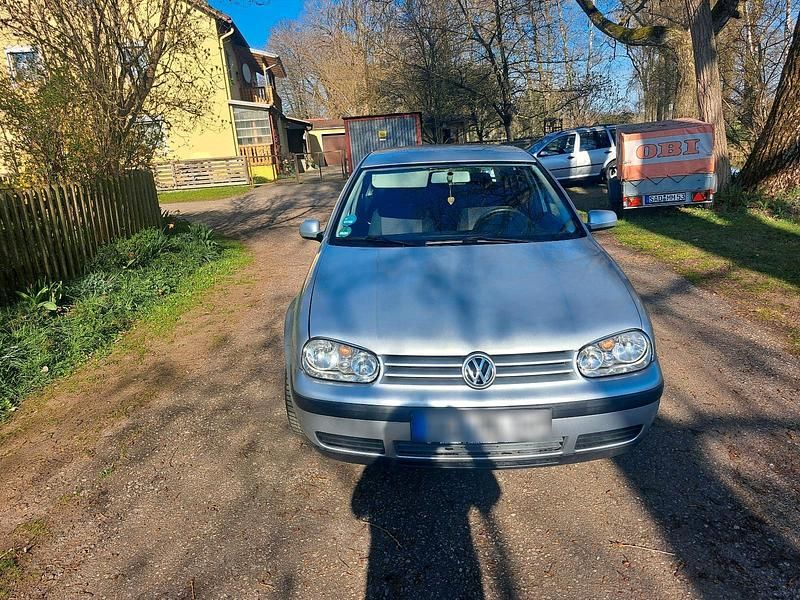 Gebraucht VW Golf IV 102 PS (75 kW) 2000 Silber Kleinwagen