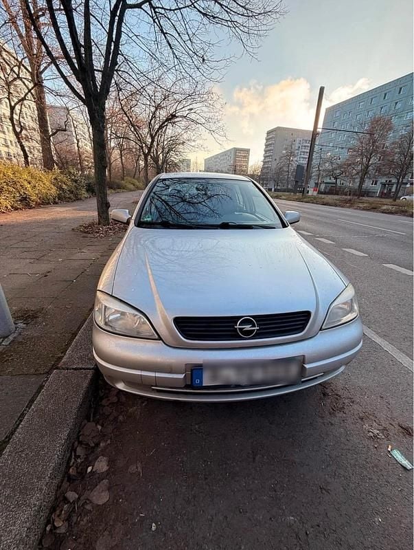 Silber Gebraucht 2000 Opel Astra Limousine | 1.000 € (Guter Preis) - Bild 1/4