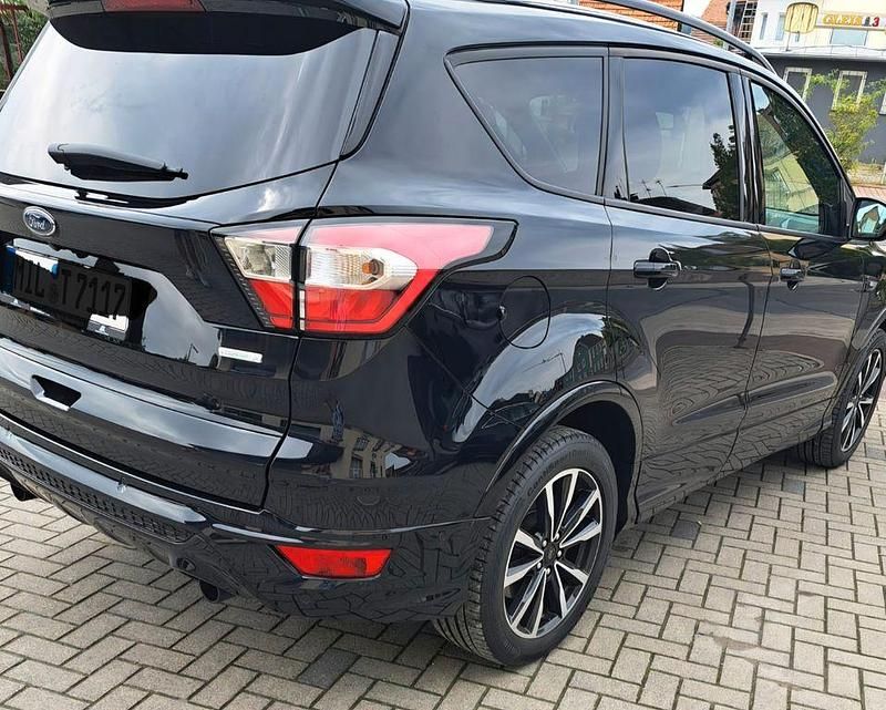 Gebraucht Ford Kuga ST-Line 150 PS (110 kW) 2017 Schwarz SUV
