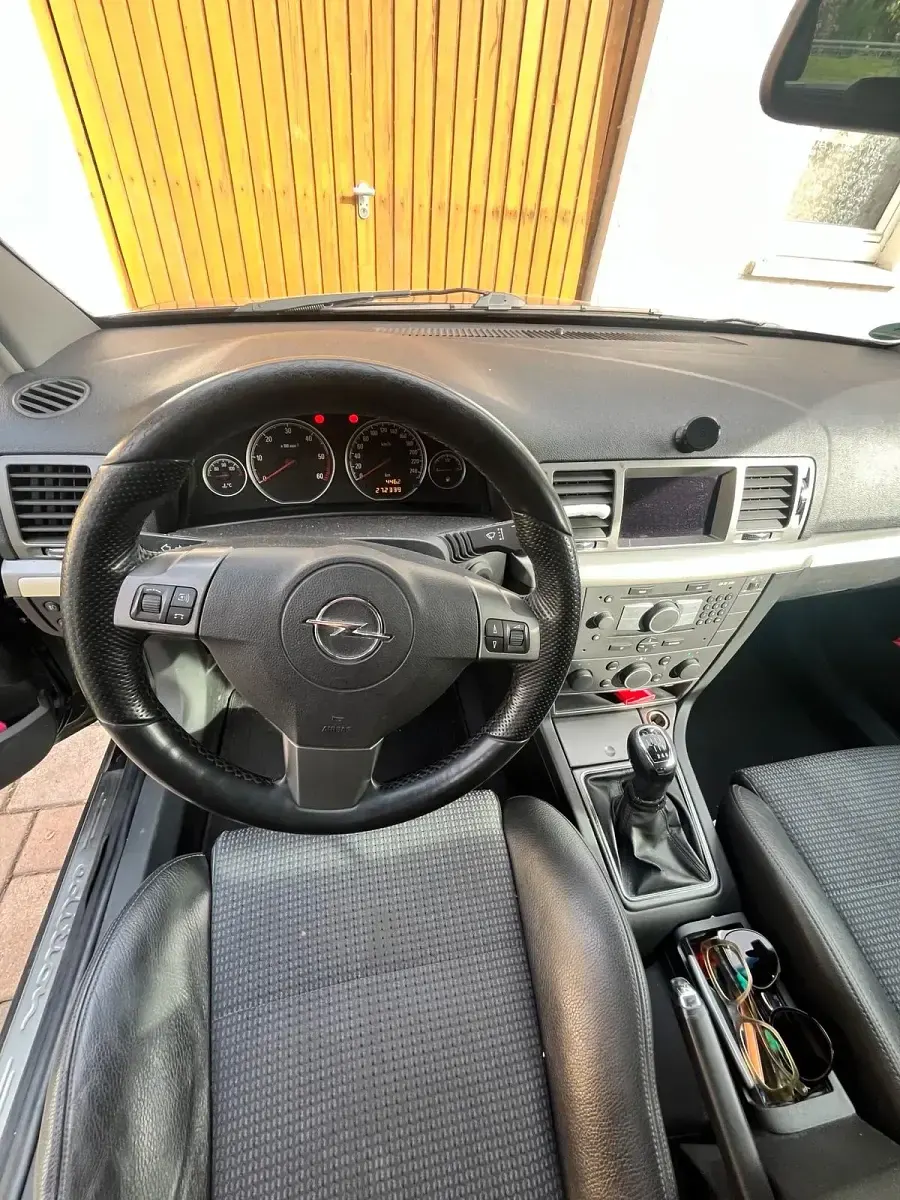 Gebraucht Opel Vectra 150 PS (110 kW) 2009 Schwarz Kombi