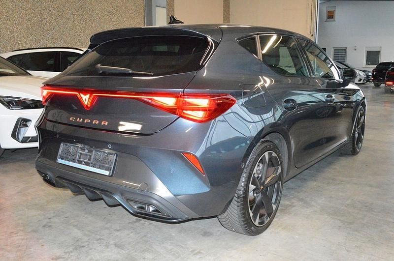 Gebraucht Cupra Leon 150 PS (110 kW) 2025 Grau Limousine