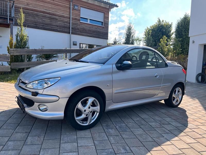 Grau Gebraucht 2006 Peugeot 206 CC Cabrio | 4.900 € - Bild 1/4