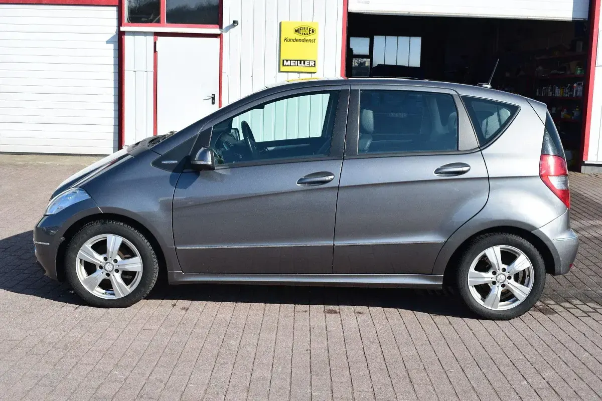 Gebraucht Mercedes A200 Elegance 136 PS (100 kW) 2009 Grau Kombi