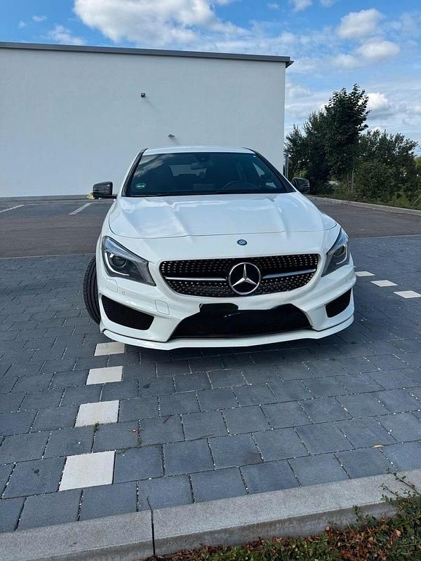 Gebraucht 2015 Mercedes CLA220 Shooting Brake AMG Kombi | 14.300 € (Fairer Preis) - Bild 1/4