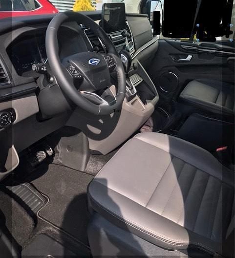 Gebraucht Ford Tourneo 185 PS (136 kW) 2022 Schwarz Van / Kleinbus