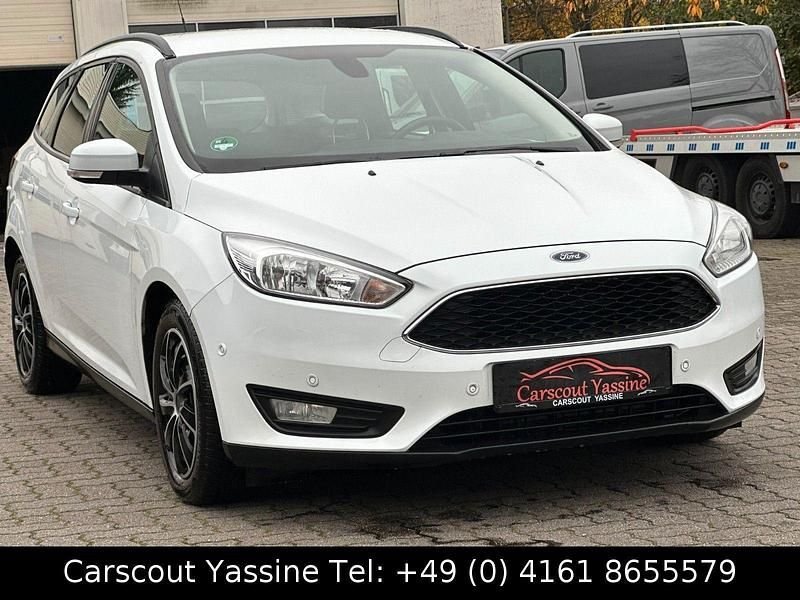 Weiß Gebraucht 2017 Ford Focus Trend Kombi | 8.790 € (Fairer Preis) - Bild 1/4