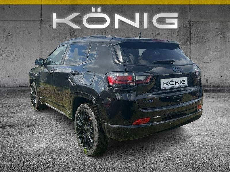 Usado Jeep Compass 239 HP (175 kW) 2022 Preto SUV