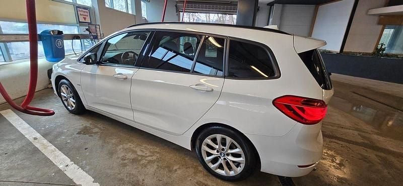Gebraucht BMW 218 Gran Tourer Sport Line 150 PS (110 kW) 2017 Weiß Van / Kleinbus