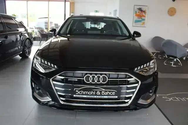 Gebraucht Audi A4 Advanced 204 PS (150 kW) 2023 Schwarz Kombi