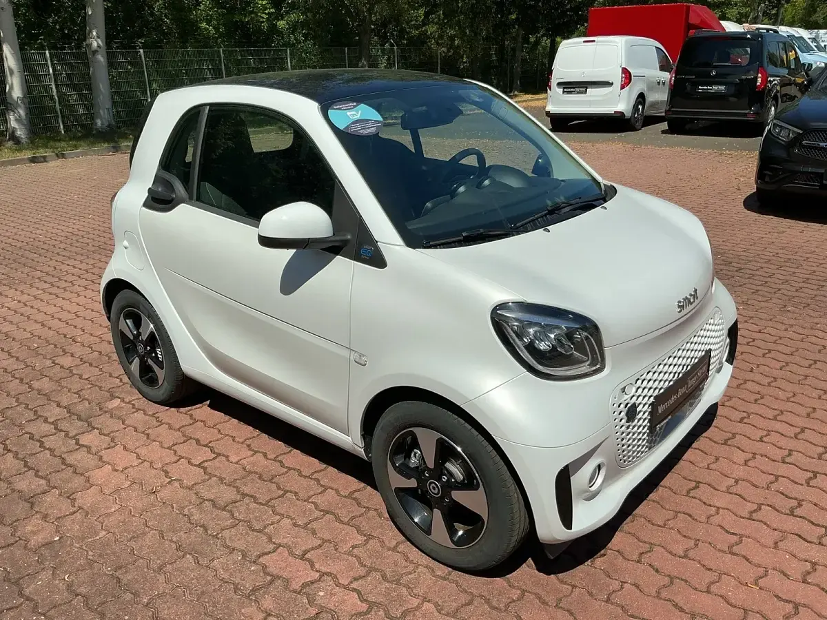 Gebraucht Smart ForTwo Electric Drive 60 kW (82 PS) 2024 Bodypanels in moon white (matt) Coupé