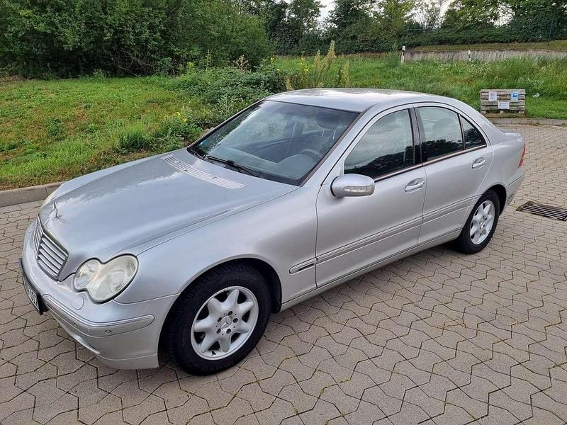 Silber Gebraucht 2003 Mercedes C180 Elegance Limousine | 2.499 € (Fairer Preis) - Bild 1/4