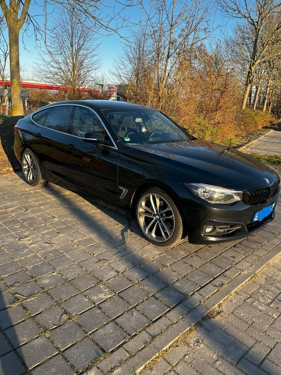 Schwarz Gebraucht 2017 BMW 340 Gran Turismo Luxury Line Limousine | 22.500 € - Bild 1/4