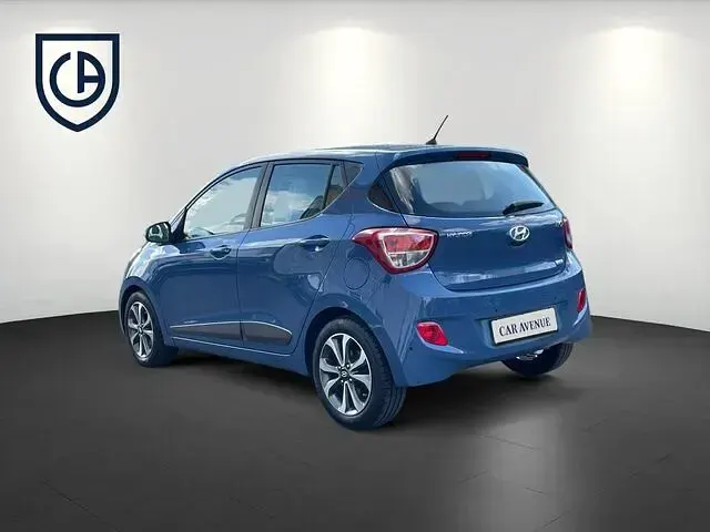 Gebraucht Hyundai i10 YES! Silver 87 PS (63 kW) 2015 Blau Kleinwagen