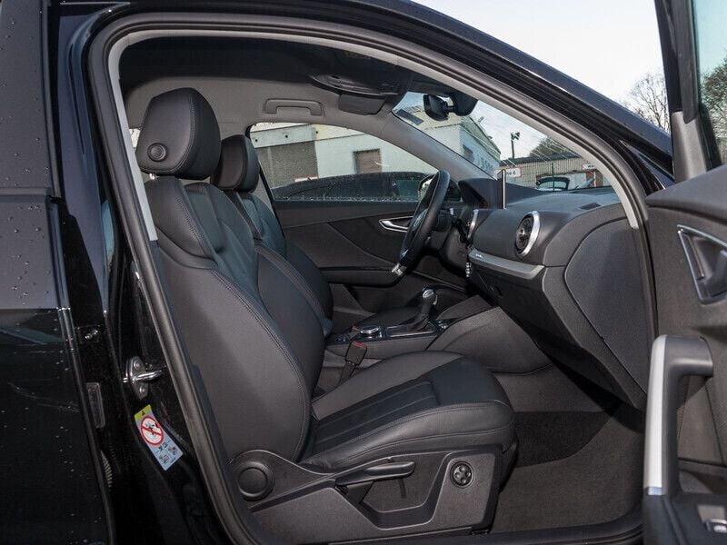 Gebraucht Audi Q2 S-Line 190 PS (139 kW) 2024 Mythosschwarz metallic SUV