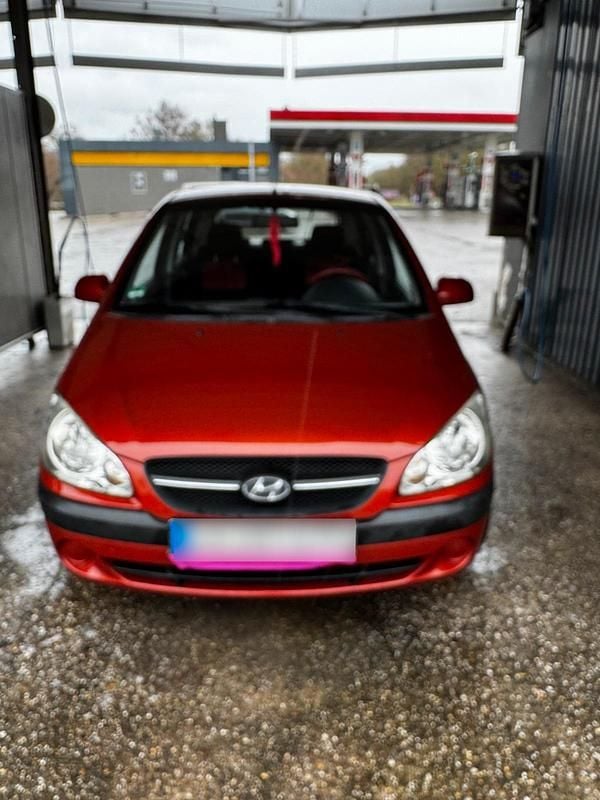 Gebraucht Hyundai Getz 70 PS (51 kW) 2010 Rot Kleinwagen