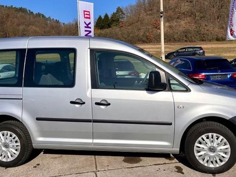 Second-hand VW Caddy Startline 109 CP (80 kW) 2015 Argintiu Monovolum