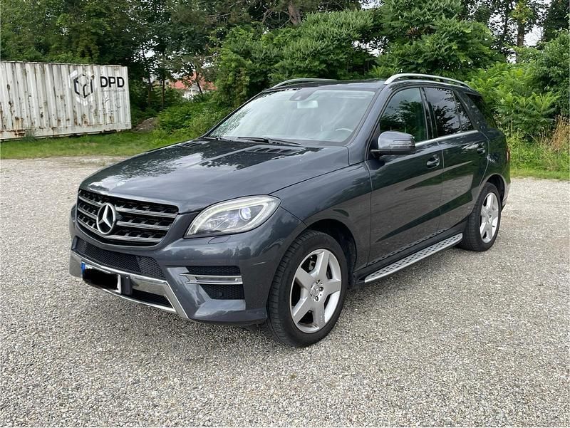 Grau Gebraucht 2013 Mercedes ML350 AMG SUV | 18.990 € (Guter Preis) - Bild 1/4