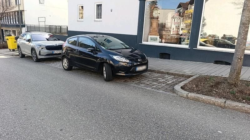 Gebraucht Ford Fiesta 84 PS (61 kW) 2009 Schwarz Kleinwagen