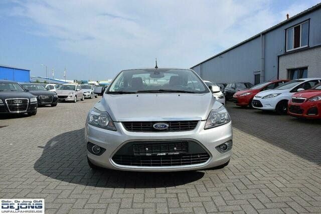 Gebraucht Ford Focus Titanium 146 PS (107 kW) 2009 Andere farbe Cabrio
