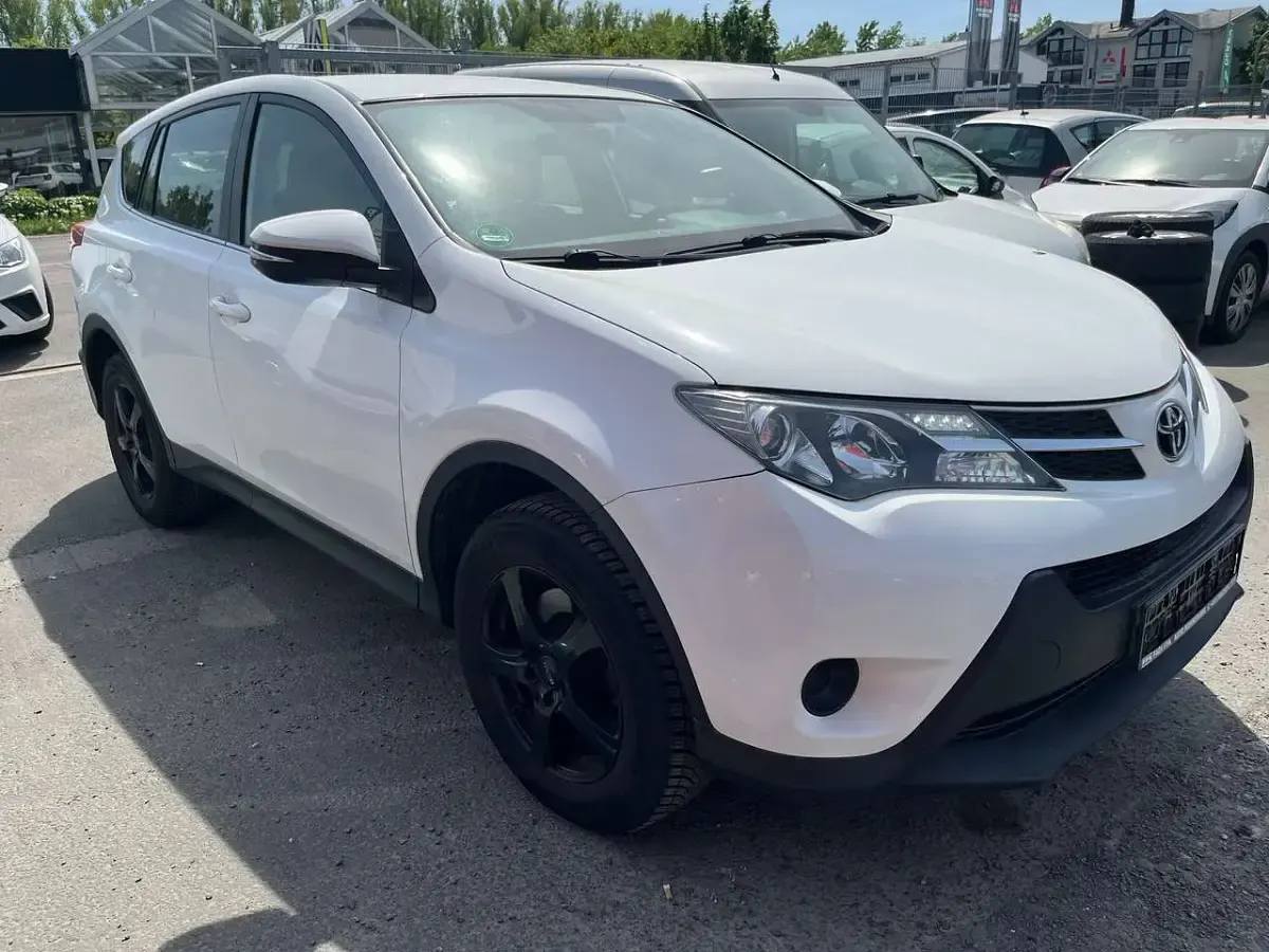 Gebraucht Toyota RAV4 Basis 124 PS (91 kW) 2015 Super white 2 SUV