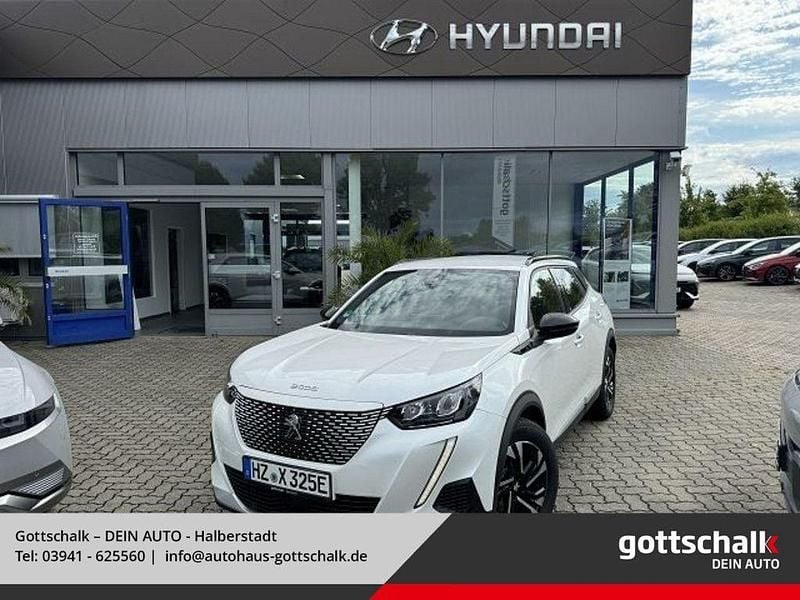 Gebraucht Peugeot e-2008 Allure 100 kW (136 PS) 2023 Weiß SUV