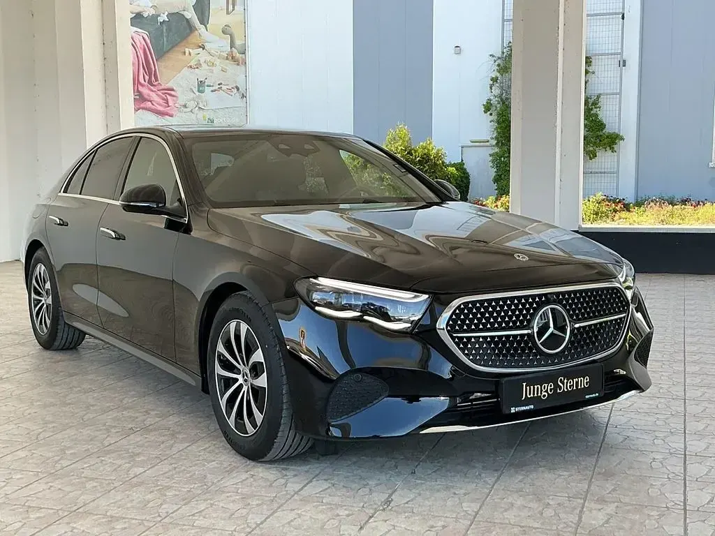 Gebraucht Mercedes E200 Avantgarde 204 PS (150 kW) 2025 Unilack schwarz Limousine