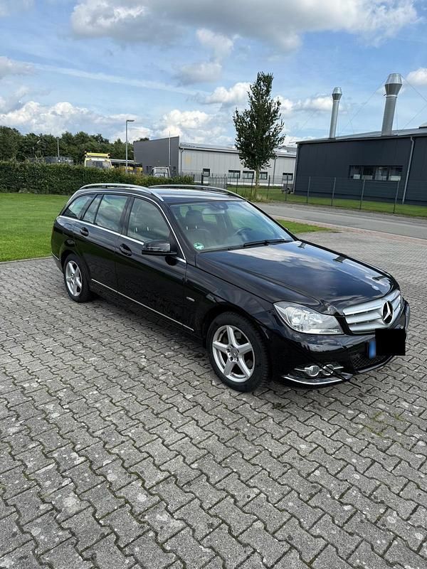 Gebraucht Mercedes C220 170 PS (125 kW) 2011 Schwarz Kombi