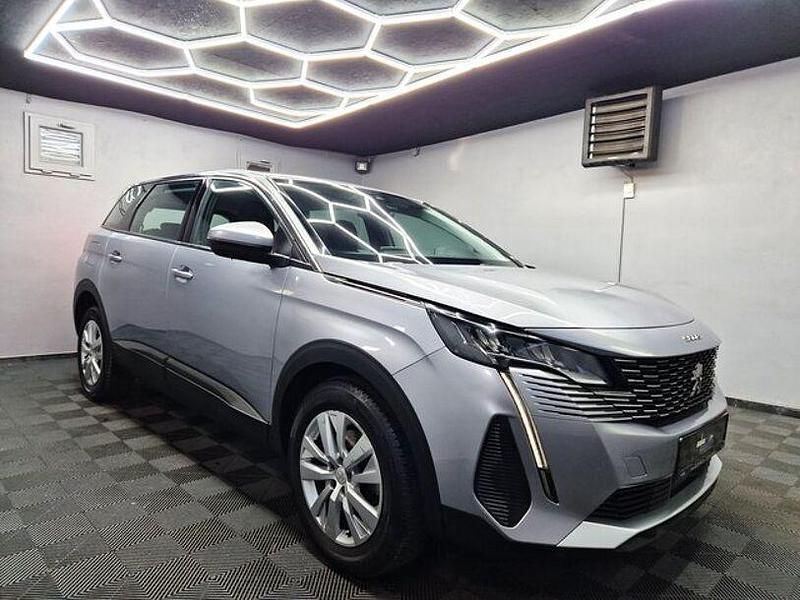 Usado VW Multivan 96 HP (70 kW) 2021 Preto Monovolume