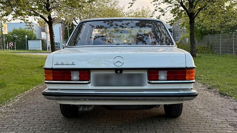 Gebraucht Mercedes E280 1983 Grün Limousine