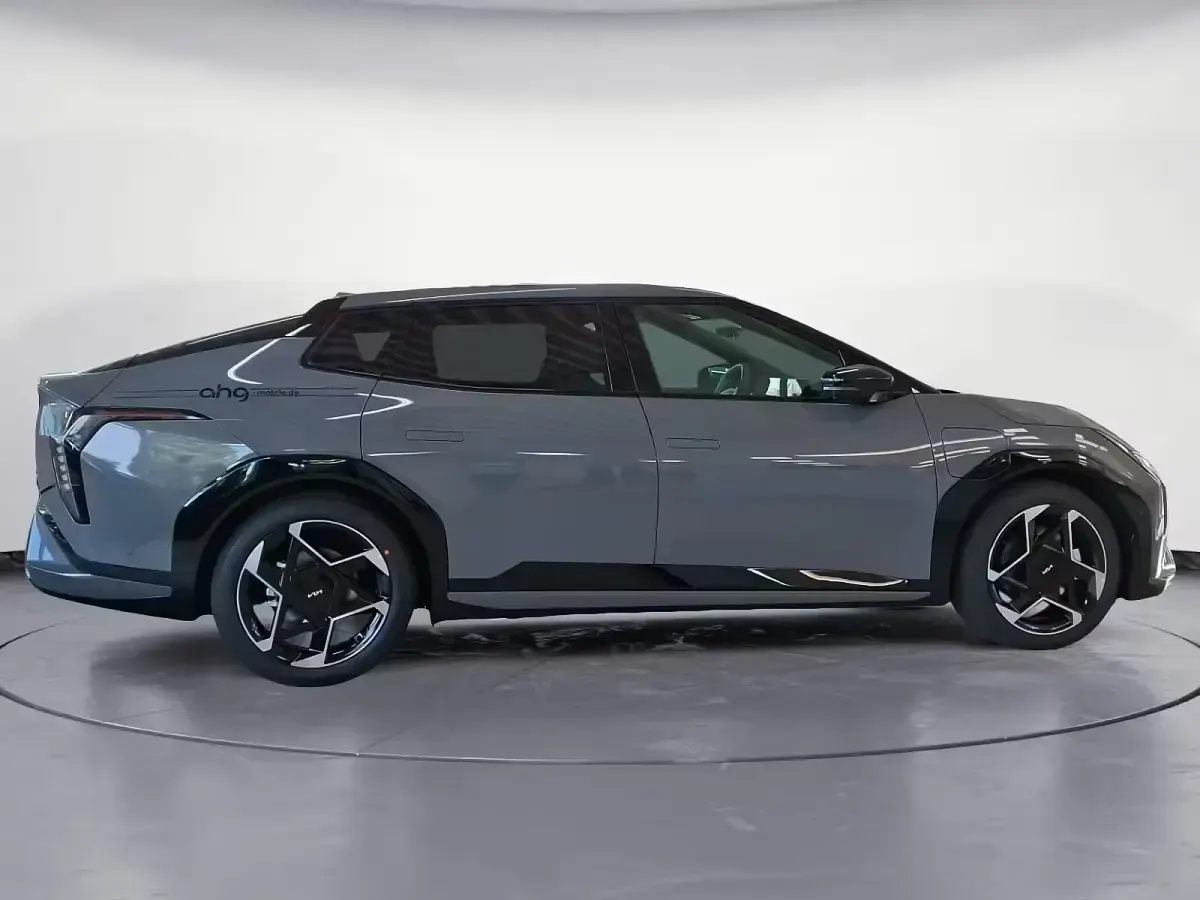 Neu Kia EV4 GT-Line 150 kW (204 PS) 2025 Silber Kleinwagen