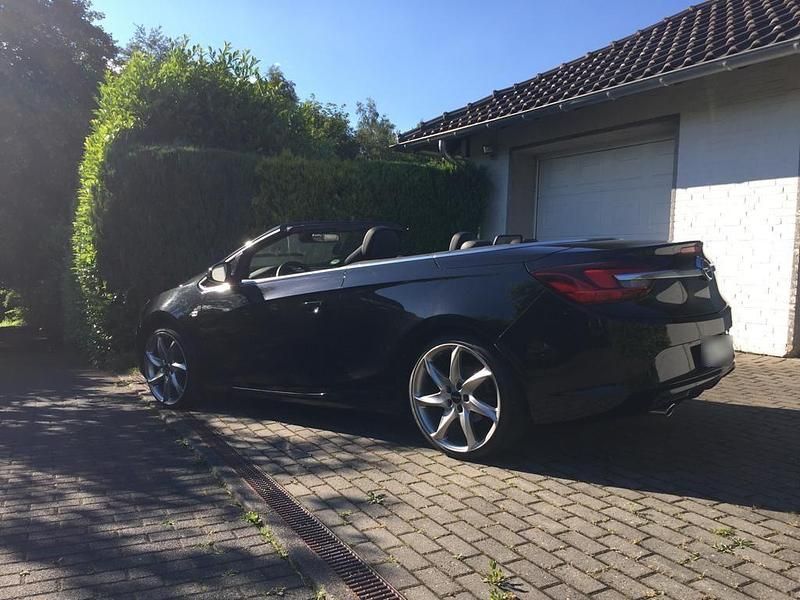 Gebraucht Opel Cascada Innovation 165 PS (121 kW) 2015 Schwarz Cabrio