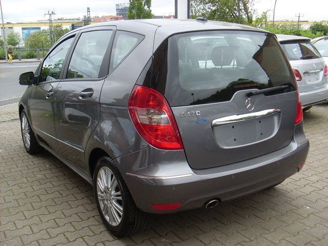 Gebraucht Mercedes A170 Elegance 116 PS (85 kW) 2009 Grau Van / Kleinbus